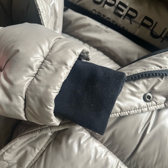 Aritzia Super Puff High Gloss 2XS - Picture 15 of 16